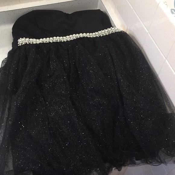 a formal dress - Picture 1 of 2
